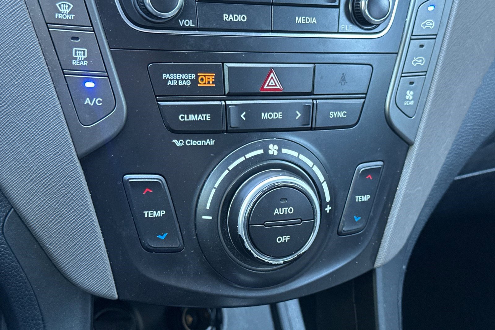 Used 2018 Hyundai Santa Fe SE w/ SE Premium Package 02 image 24