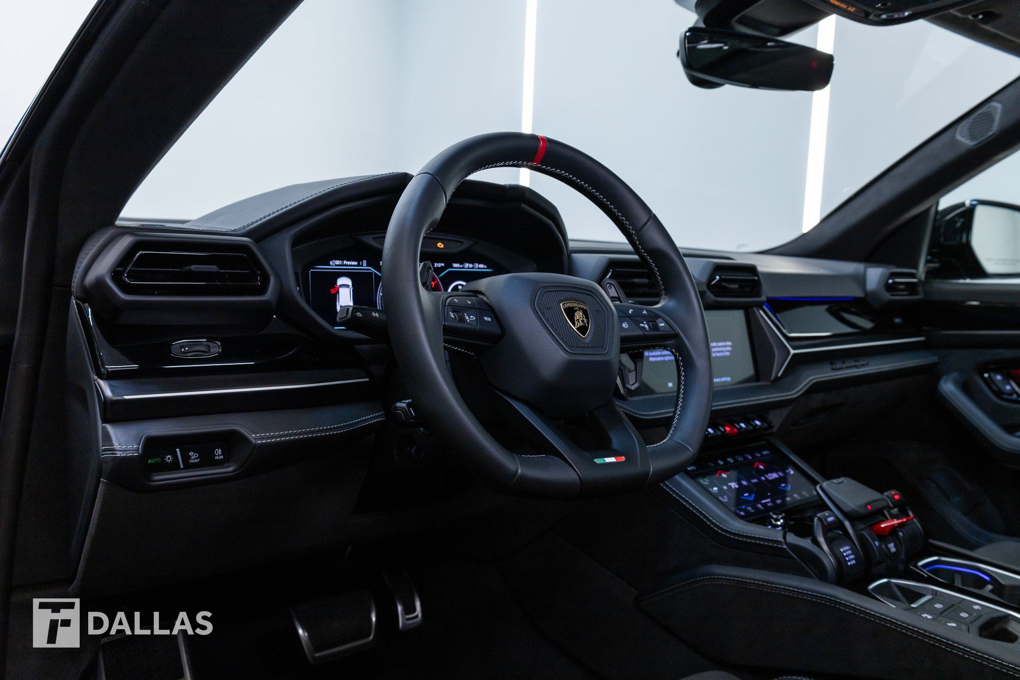Used 2026 Lamborghini Urus SE AWD/4WD image 27