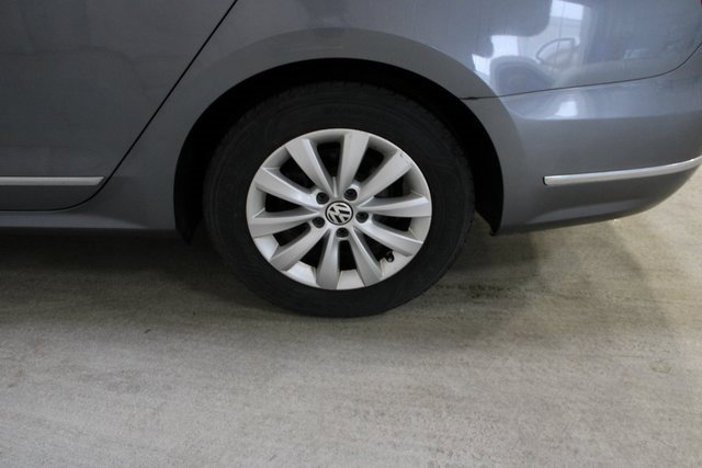 Used 2013 Volkswagen Passat TDI SEL Premium image 8