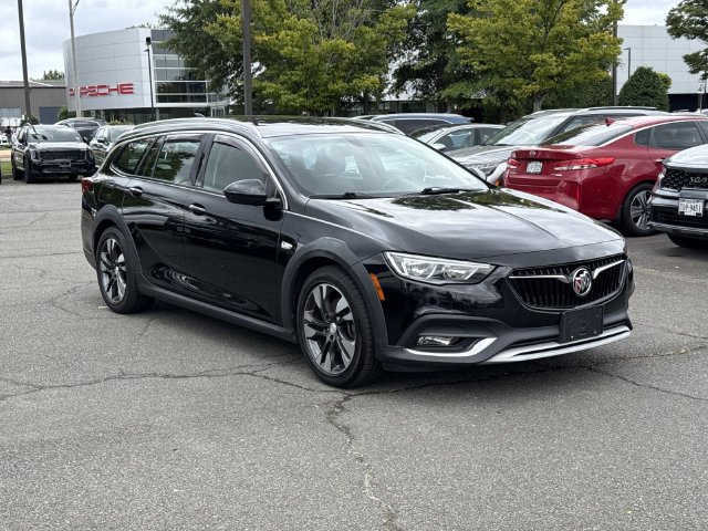 Used 2018 Buick Regal Essence w/ Sights and Sounds Package