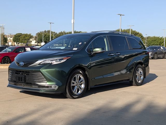 Used 2022 Toyota Sienna Platinum AWD/4WD image 10