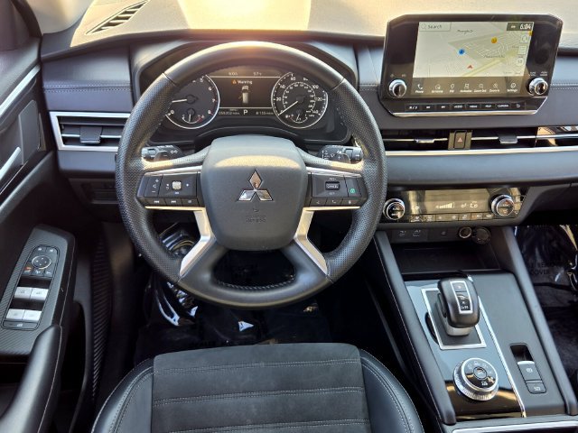 Used 2024 Mitsubishi Outlander SE AWD/4WD image 14