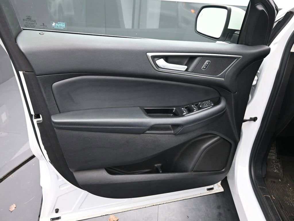 Used 2017 Ford Edge SEL w/ Equipment Group 201A AWD/4WD image 15