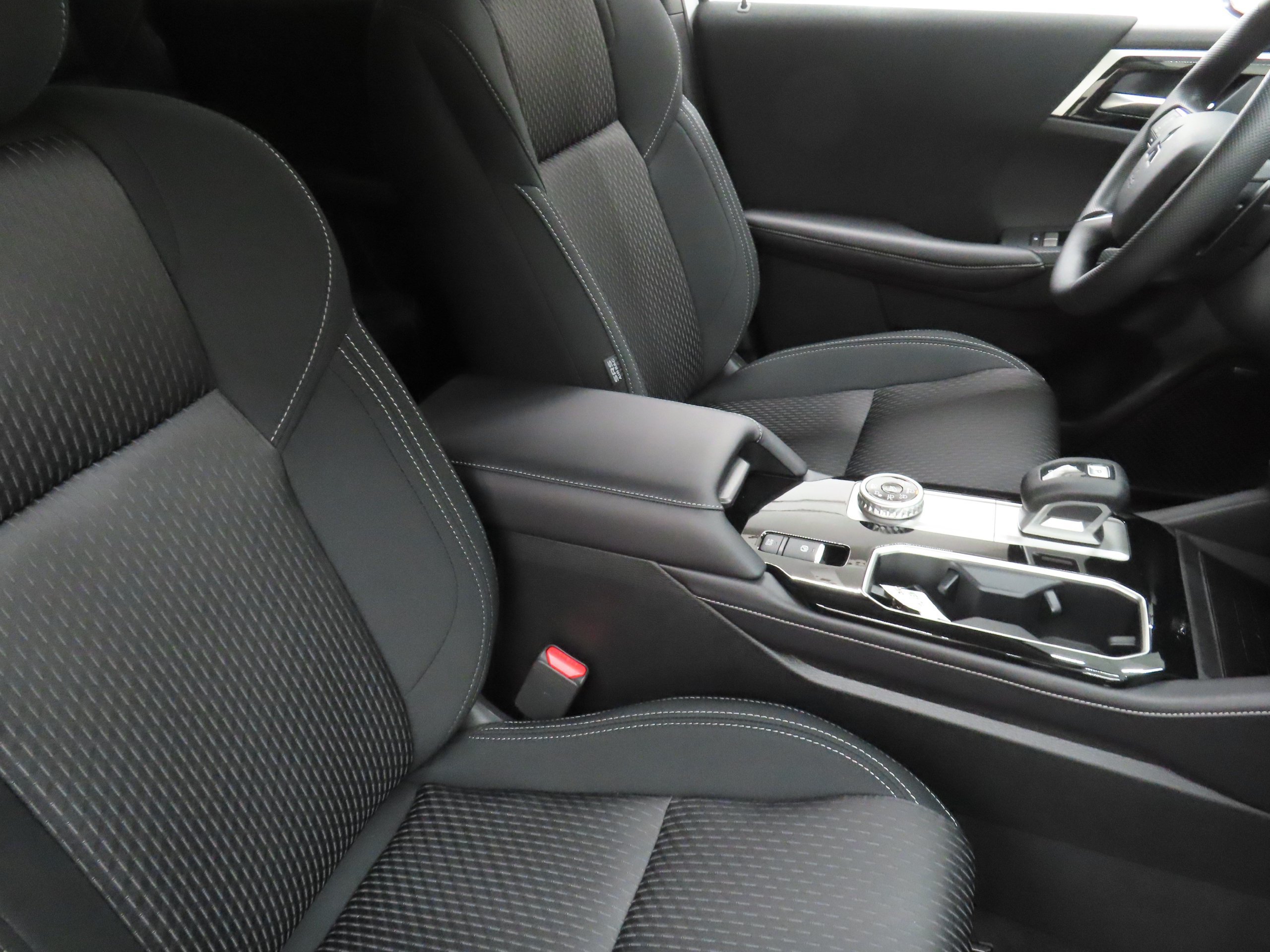 New 2026 Mitsubishi Outlander ES AWD/4WD image 26