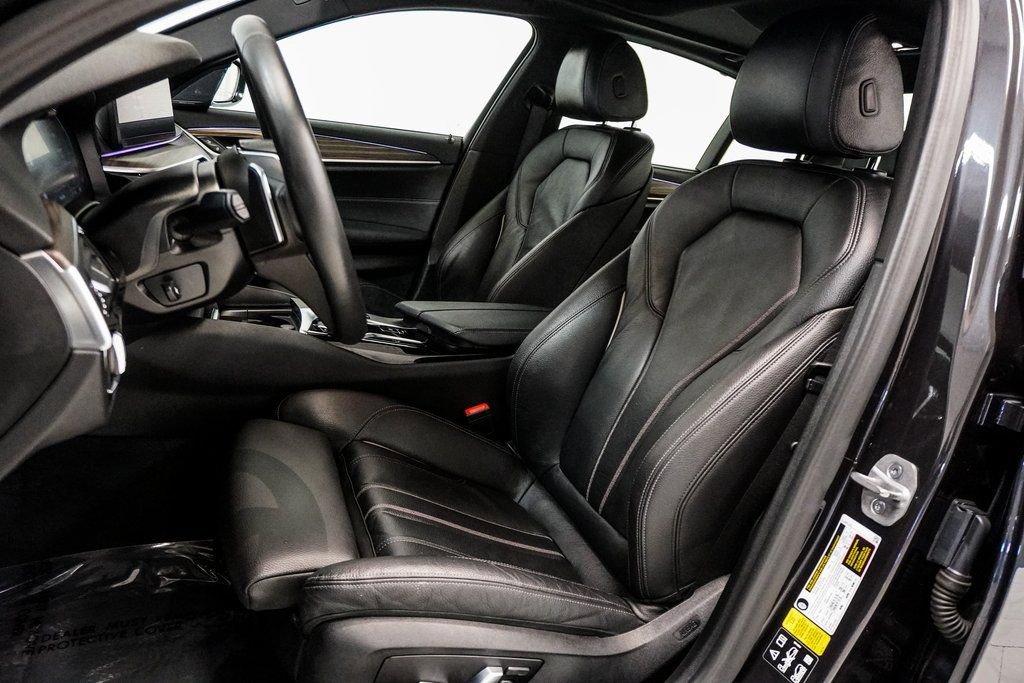 Used 2023 BMW 540i xDrive w/ Premium Package image 6