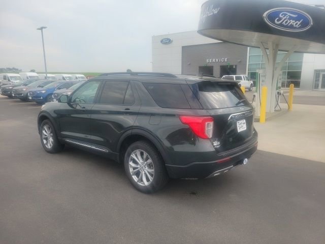 Used 2023 Ford Explorer XLT w/ Equipment Group 202A image 3