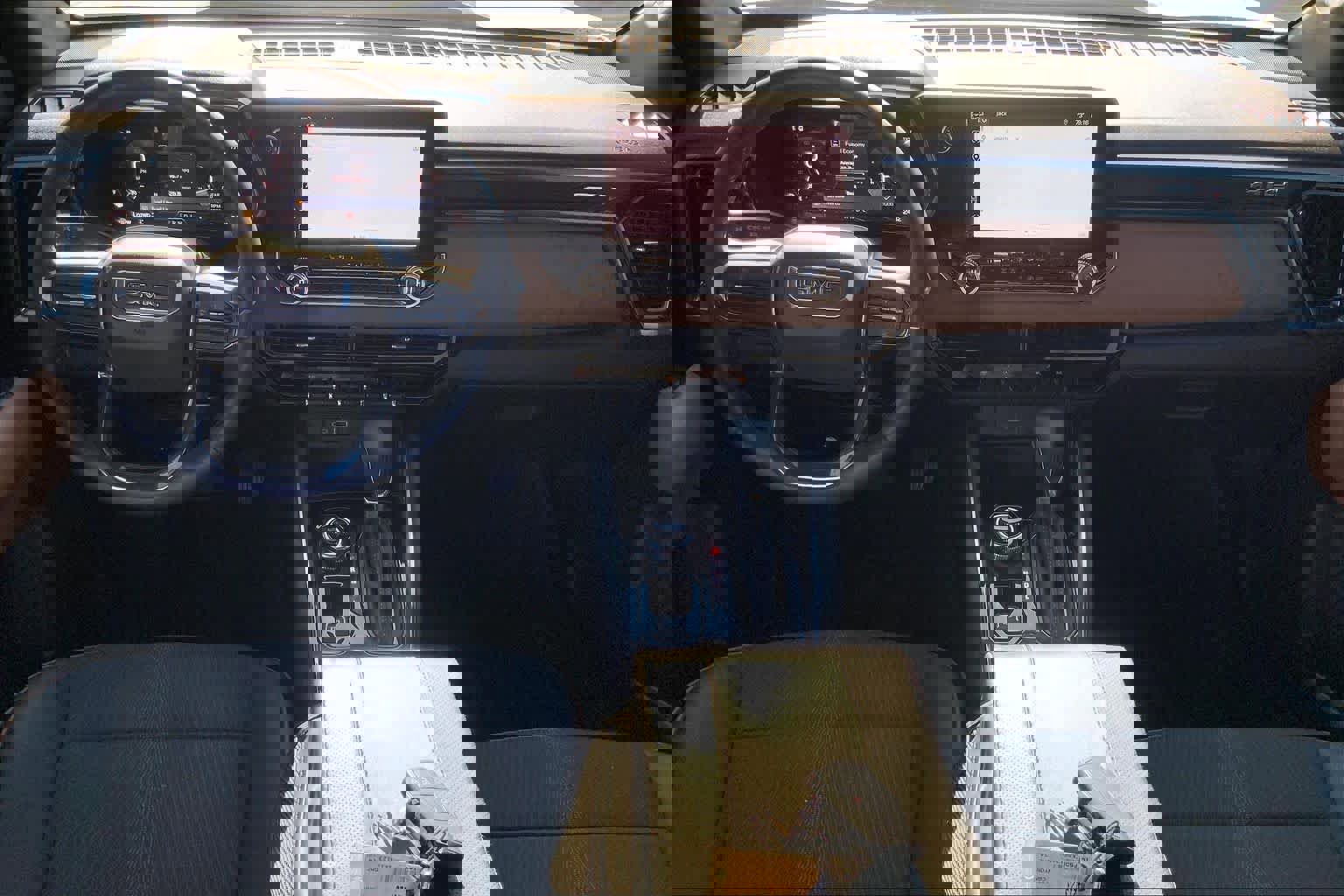 Used 2024 GMC Canyon AT4 w/ Canyon Safety Plus Package image 15