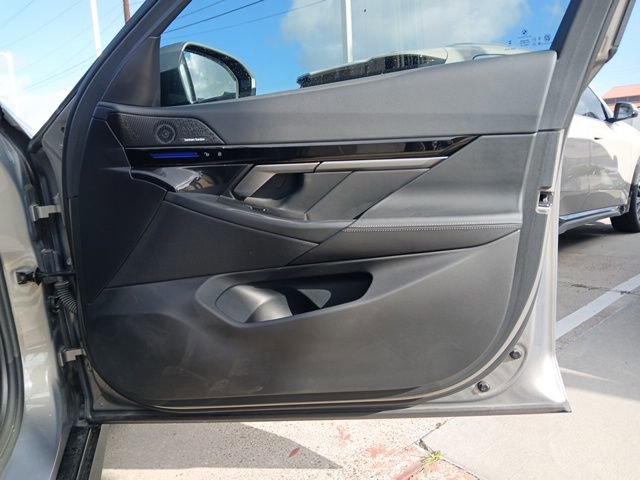 Used 2024 BMW 530i w/ M Sport Package image 13