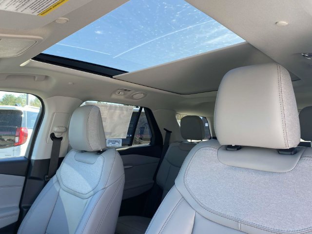 New 2026 Ford Explorer Active w/ Active Comfort Package AWD/4WD image 6