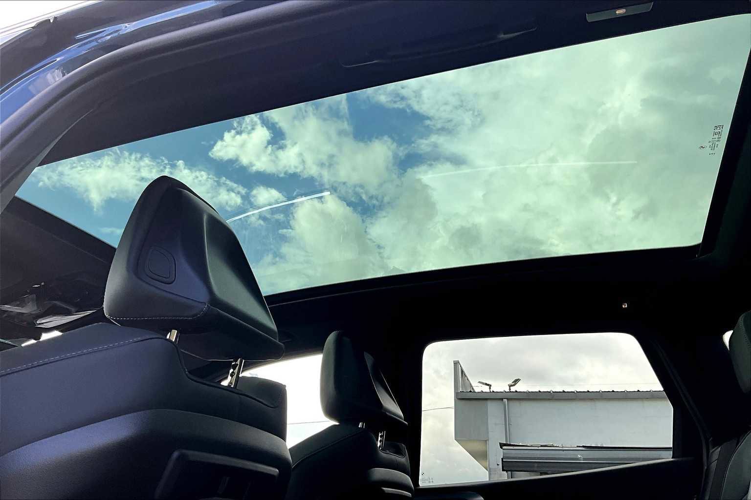 Used 2026 BMW X3 xDrive30 w/ Premium Package image 18