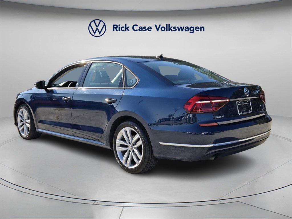 Used 2019 Volkswagen Passat 2.0T Wolfsburg w/ Wheels & Sunroof Package image 8