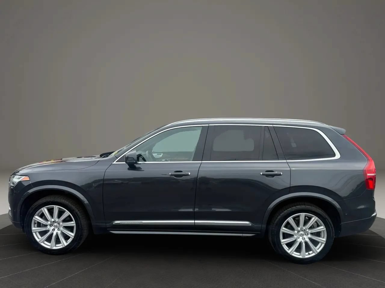 Used 2017 Volvo XC90 T6 Inscription w/ Vision Package AWD/4WD image 10