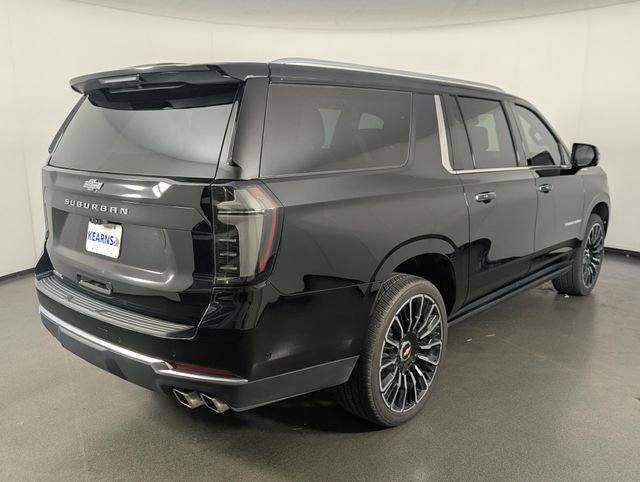 Used 2025 Chevrolet Suburban High Country AWD/4WD image 7