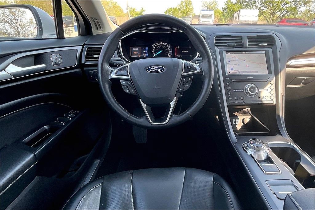 Used 2019 Ford Fusion Titanium image 5