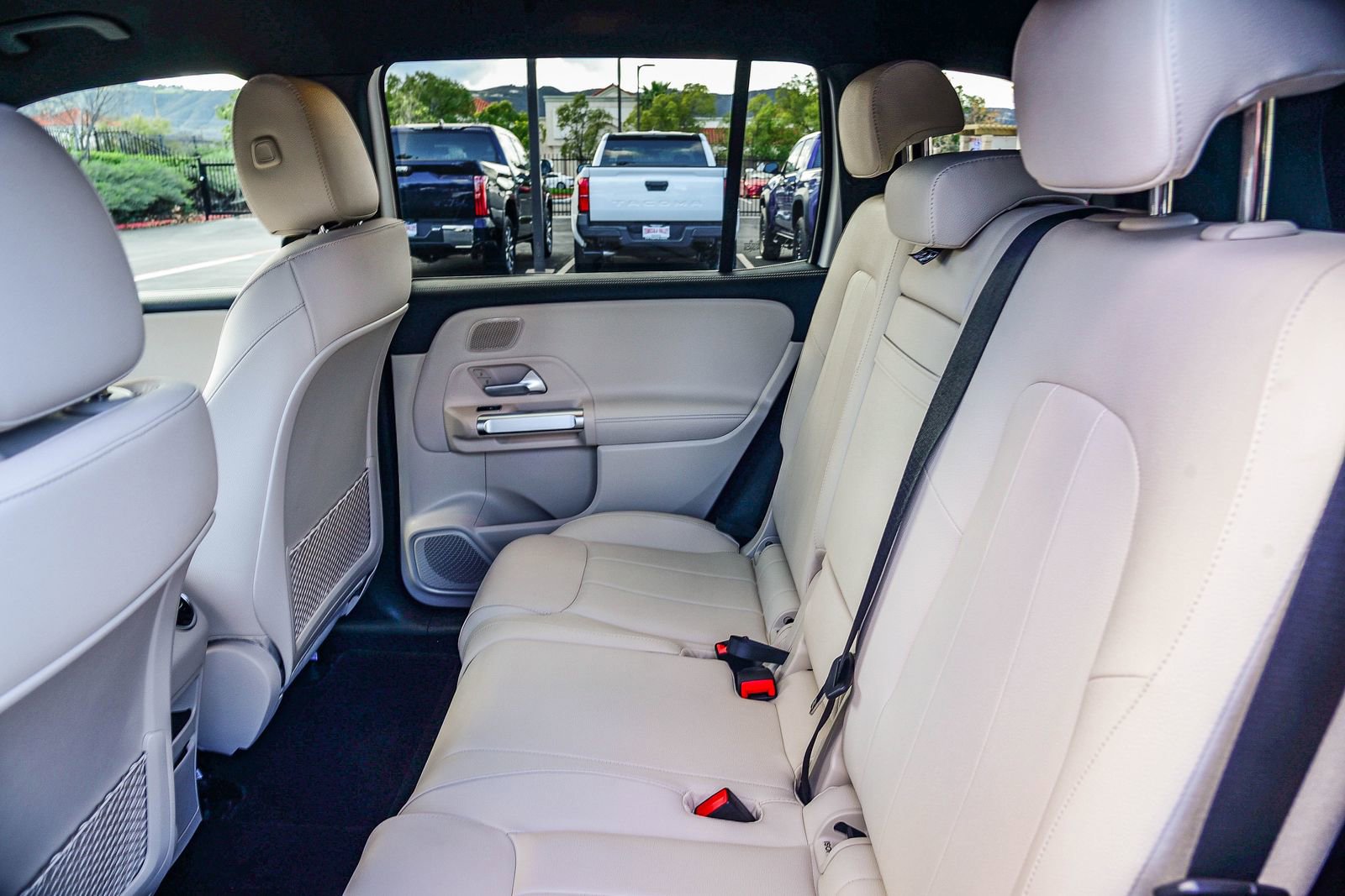 Used 2025 Mercedes-Benz EQB 250+ image 21