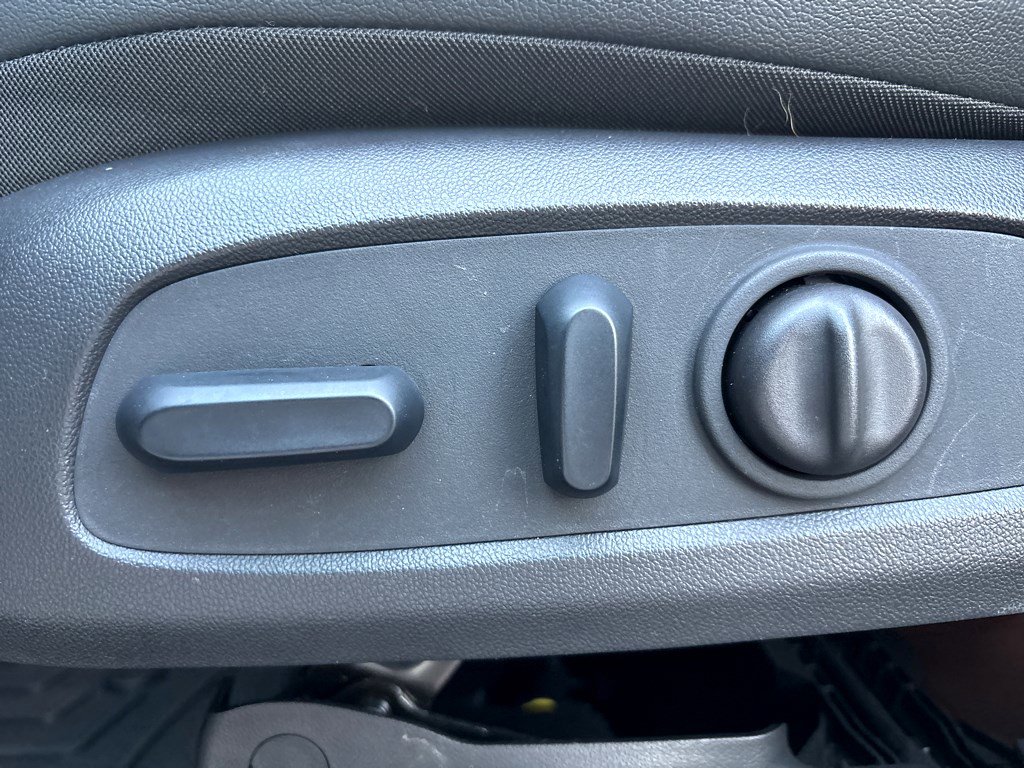 Used 2023 Buick Encore GX Essence w/ Experience Buick Package image 24