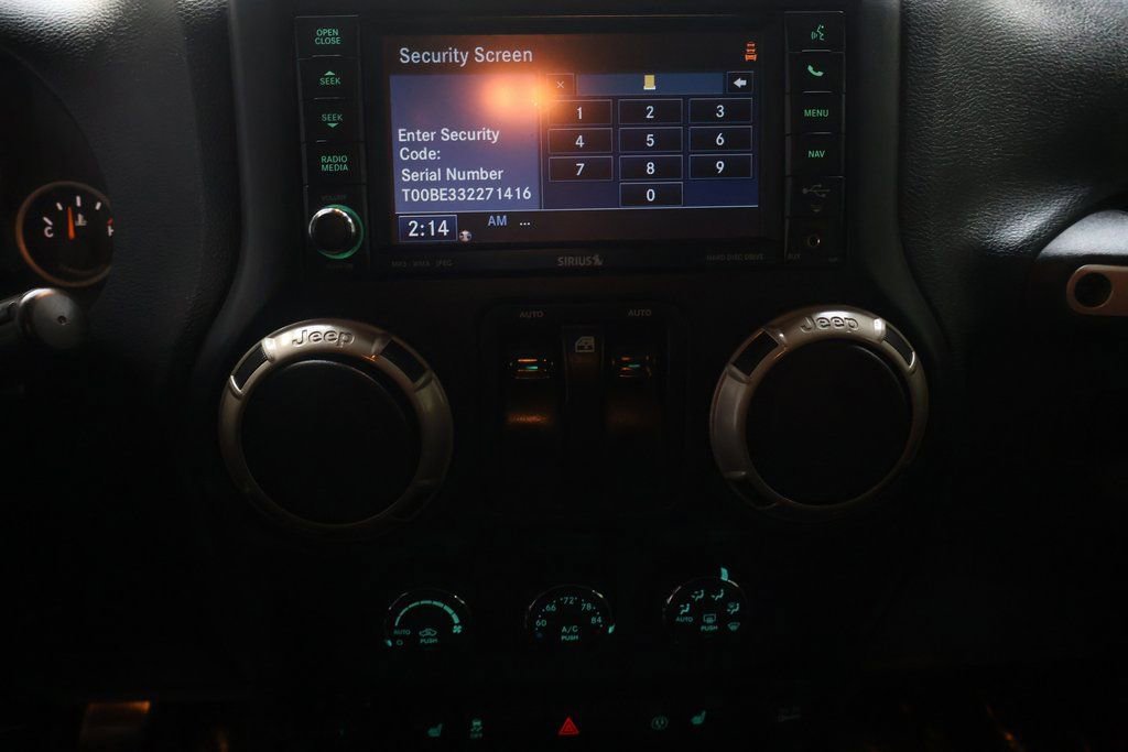 Used 2016 Jeep Wrangler Sahara image 19