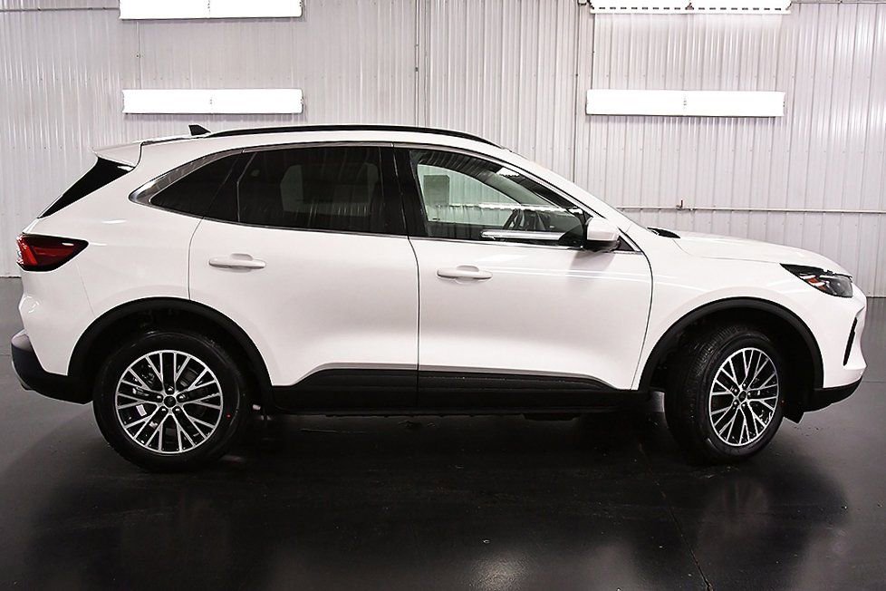 New 2025 Ford Escape SE w/ PHEV Premium Package image 8