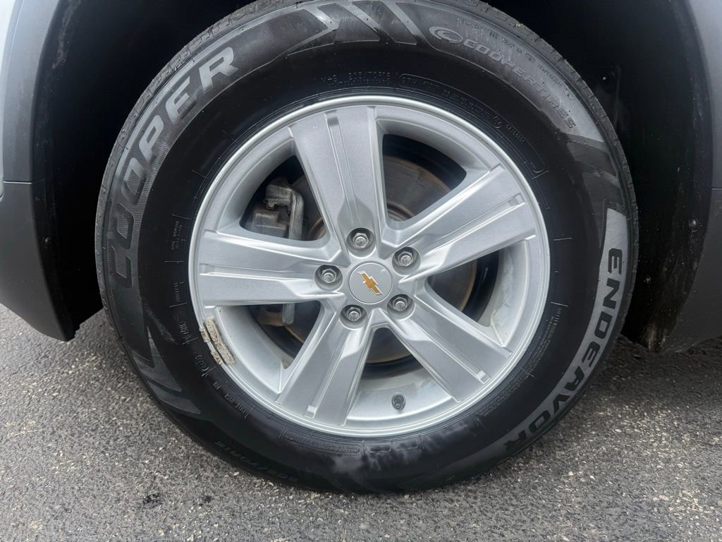 Used 2017 Chevrolet Trax LT w/ LT Convenience Package AWD/4WD image 9