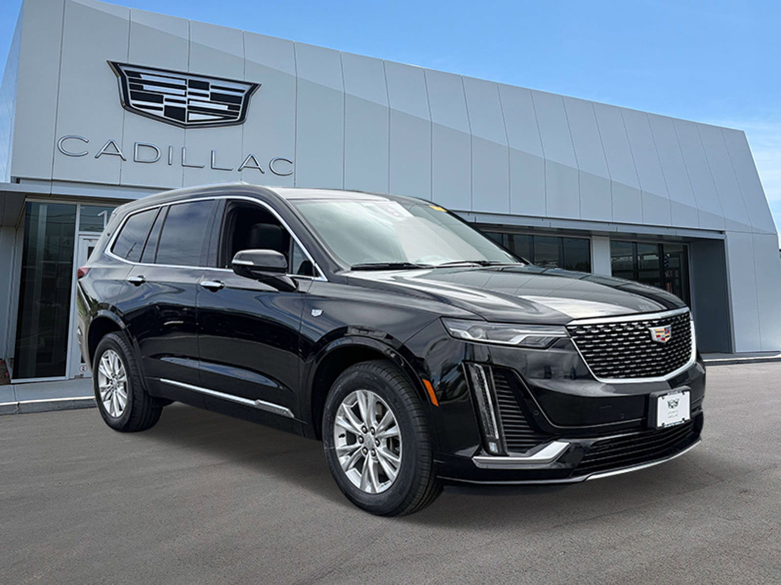 Certified 2024 Cadillac XT6 Luxury w/ LPO, Floor Liner Package AWD/4WD image 2