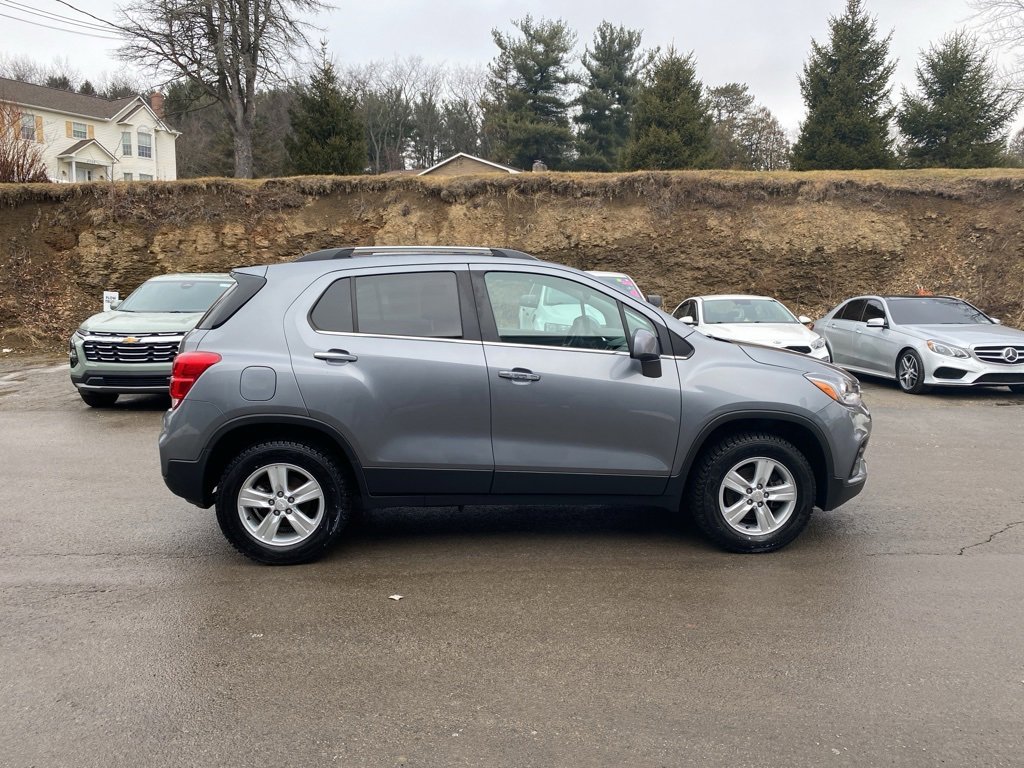 Certified 2020 Chevrolet Trax LT w/ LT Convenience Package image 2