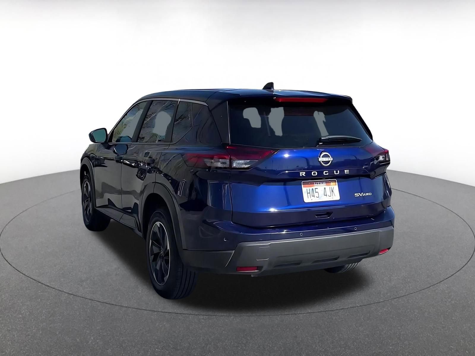 Used 2024 Nissan Rogue SV image 11