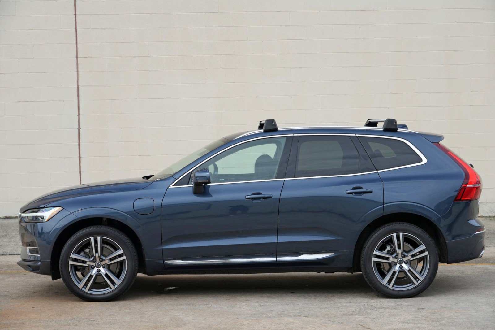 Used 2021 Volvo XC60 T8 Inscription Expression w/ Premium Package AWD/4WD image 48