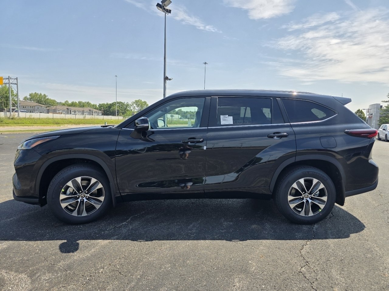 New 2026 Toyota Highlander XLE AWD/4WD image 14