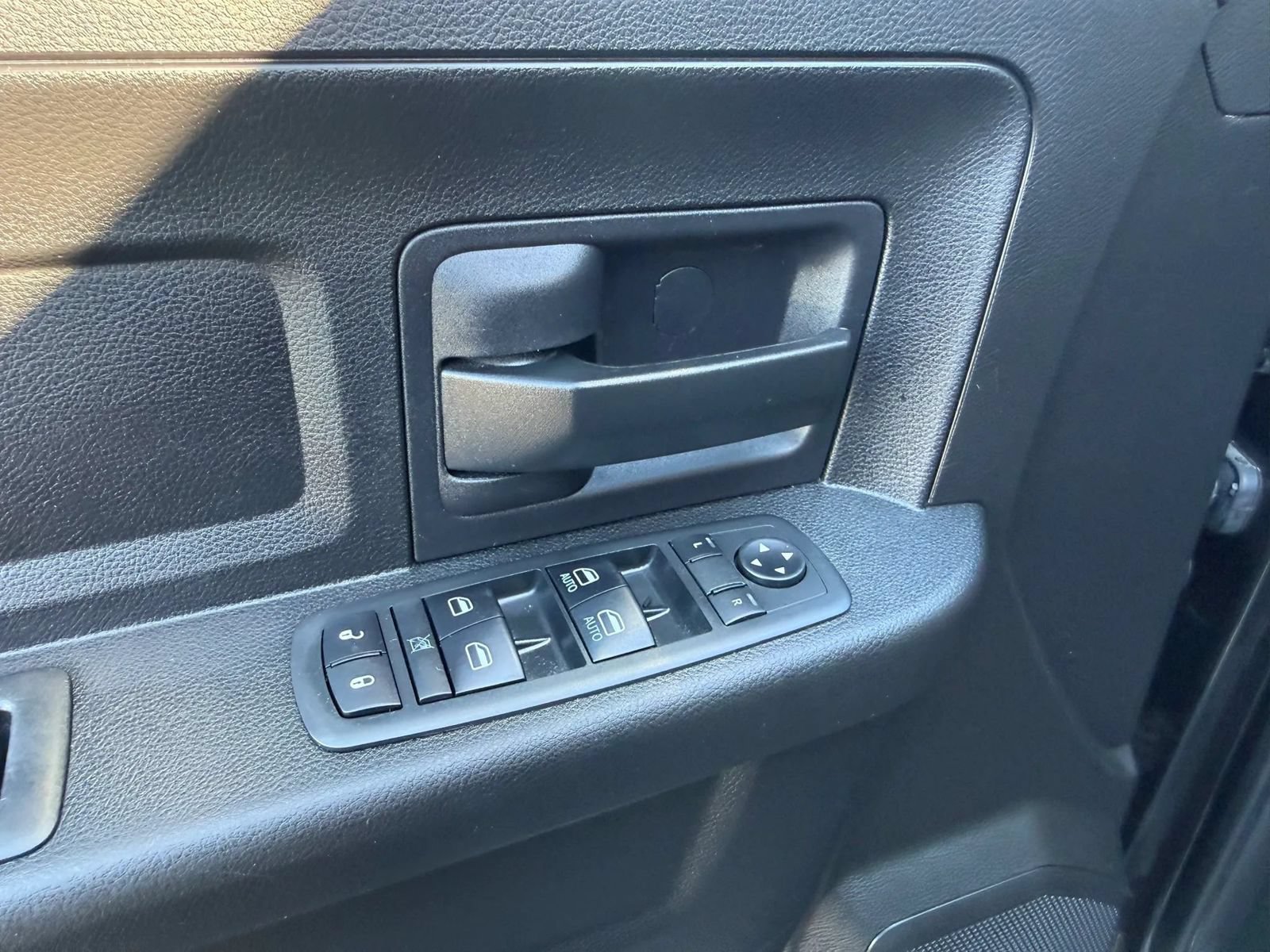 Used 2018 RAM 3500 Tradesman w/ Chrome Appearance Group AWD/4WD image 15