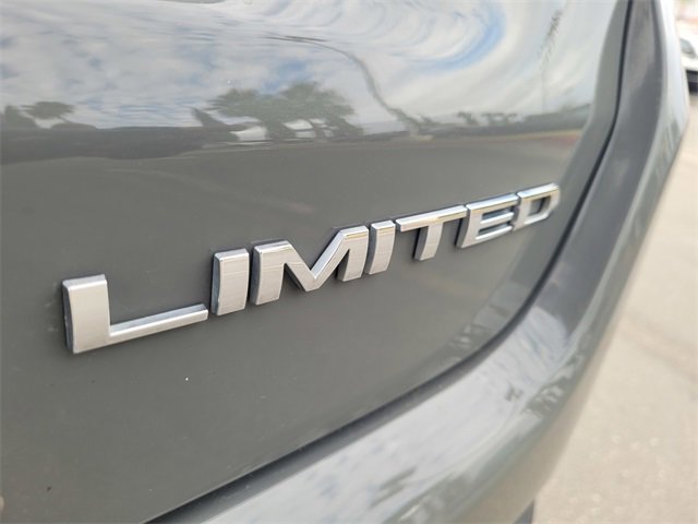 Used 2023 Jeep Compass Limited image 33