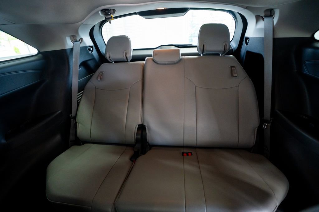 Used 2025 Toyota Sienna XLE image 44