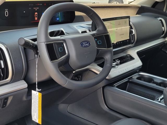 New 2025 Ford Expedition Active image 25