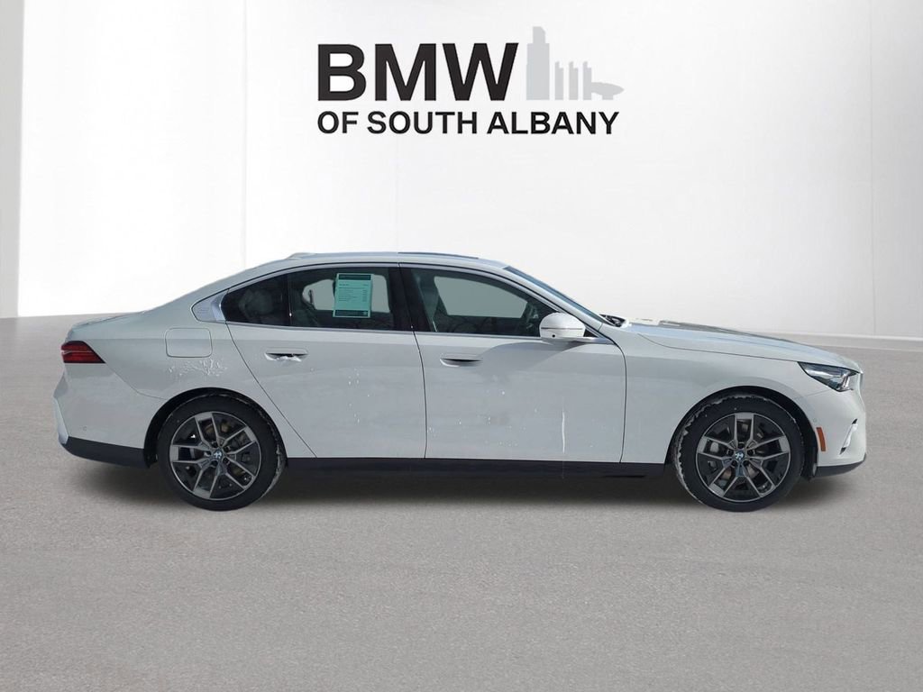 New 2026 BMW 550e xDrive w/ Executive Package image 7