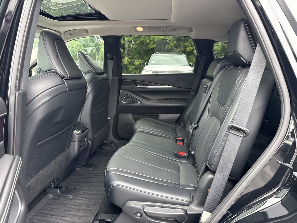 Used 2023 INFINITI QX60 Sensory w/ Vision Package AWD/4WD image 17