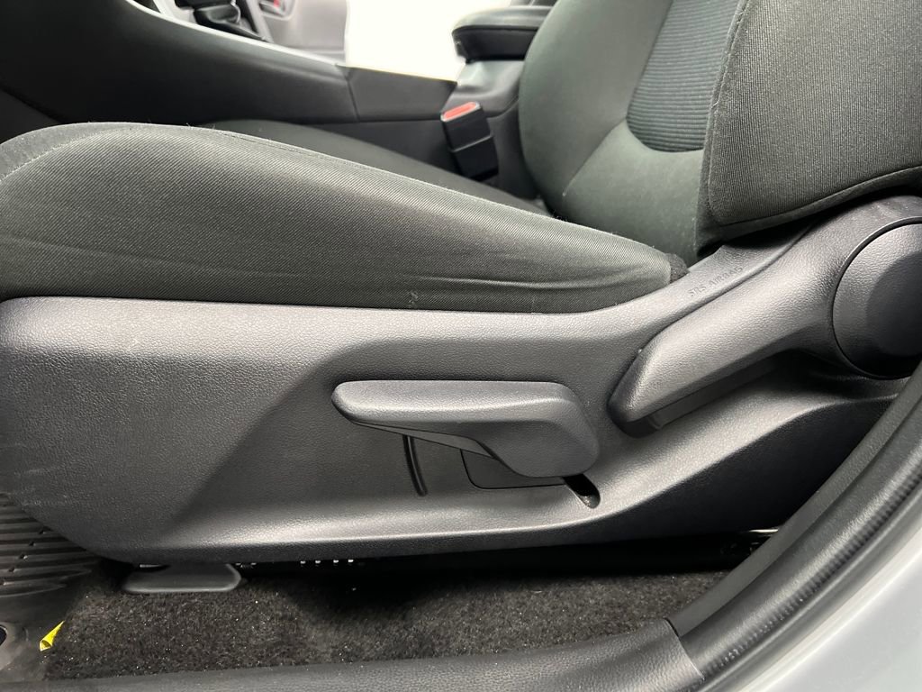 Used 2025 Toyota RAV4 LE image 10