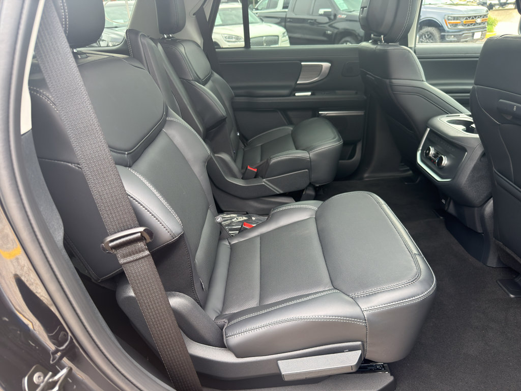 New 2026 Ford Expedition Platinum w/ Driver's Package AWD/4WD image 17