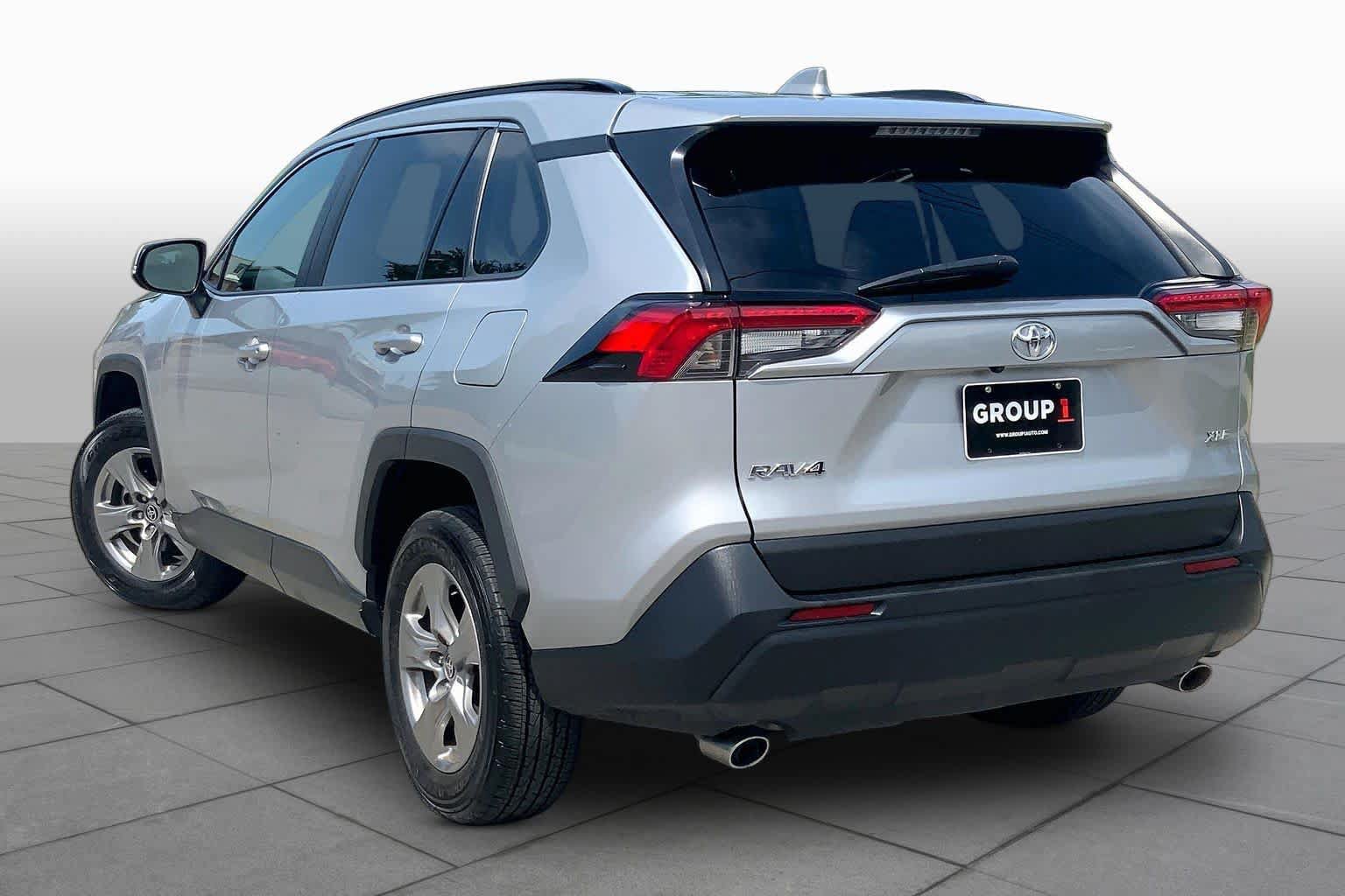 Used 2025 Toyota RAV4 XLE FWD image 22