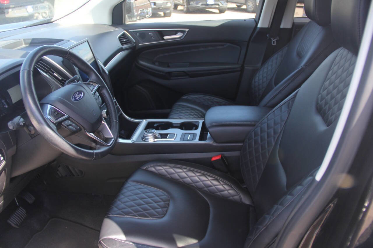 Certified 2024 Ford Edge Titanium AWD/4WD image 24