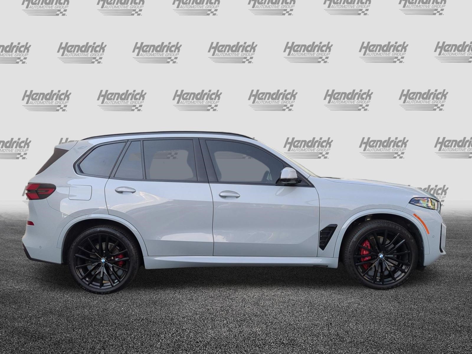 Certified 2024 BMW X5 xDrive40i w/ M Sport Package AWD/4WD image 11