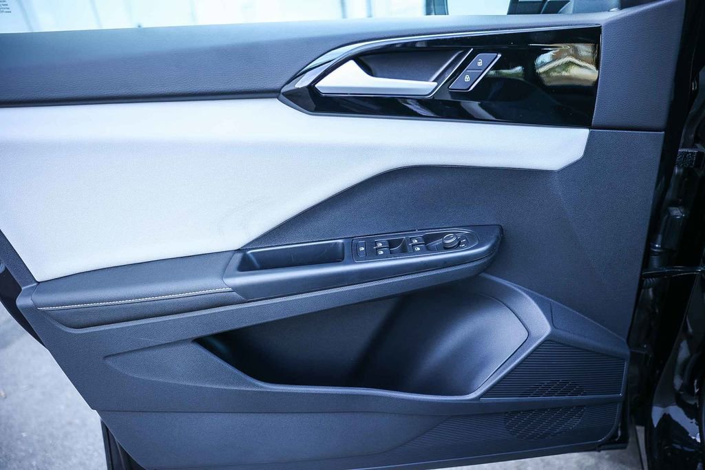 New 2026 Volkswagen Taos S image 31