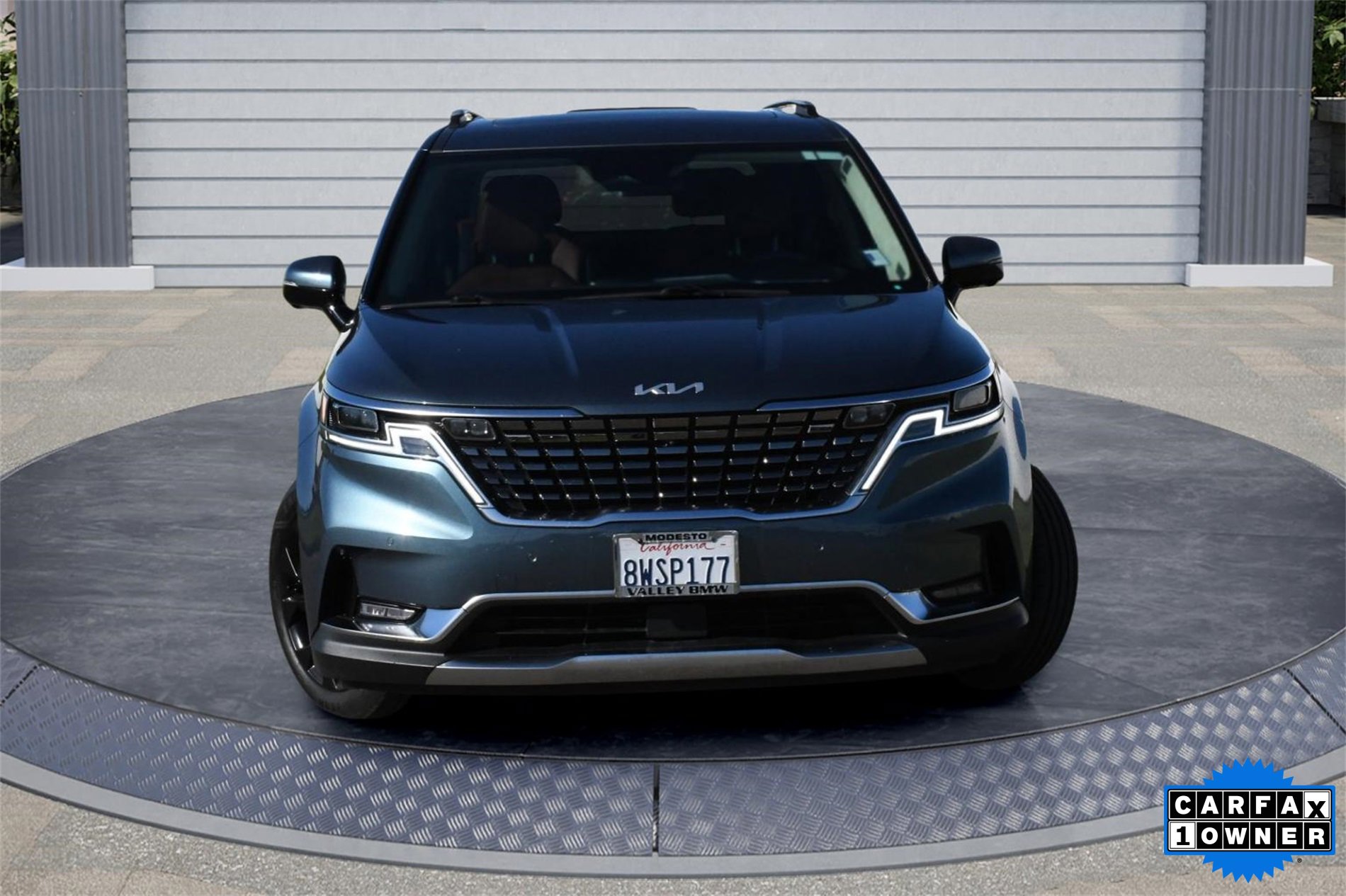 Used 2022 Kia Carnival SX Prestige image 2