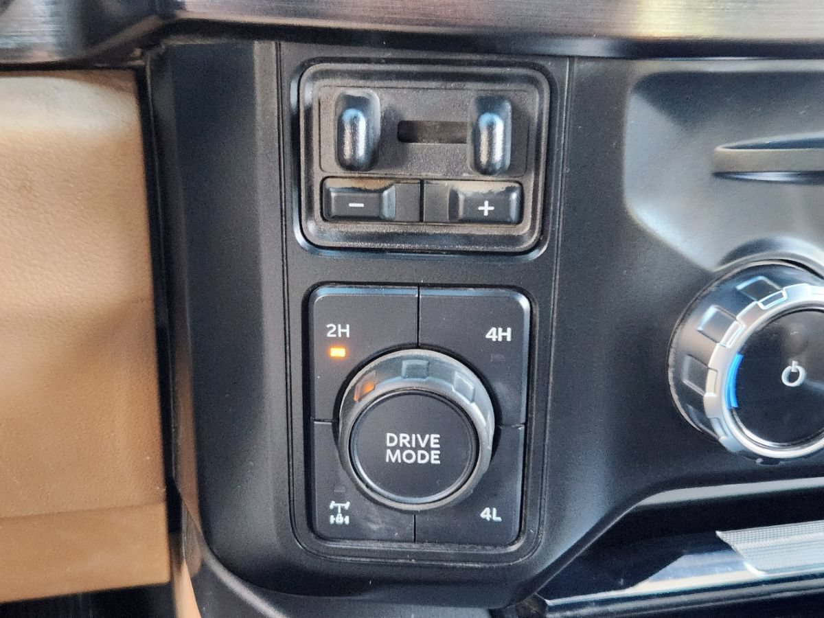 Used 2023 Ford F350 Lariat w/ Tow Technology Package AWD/4WD image 29