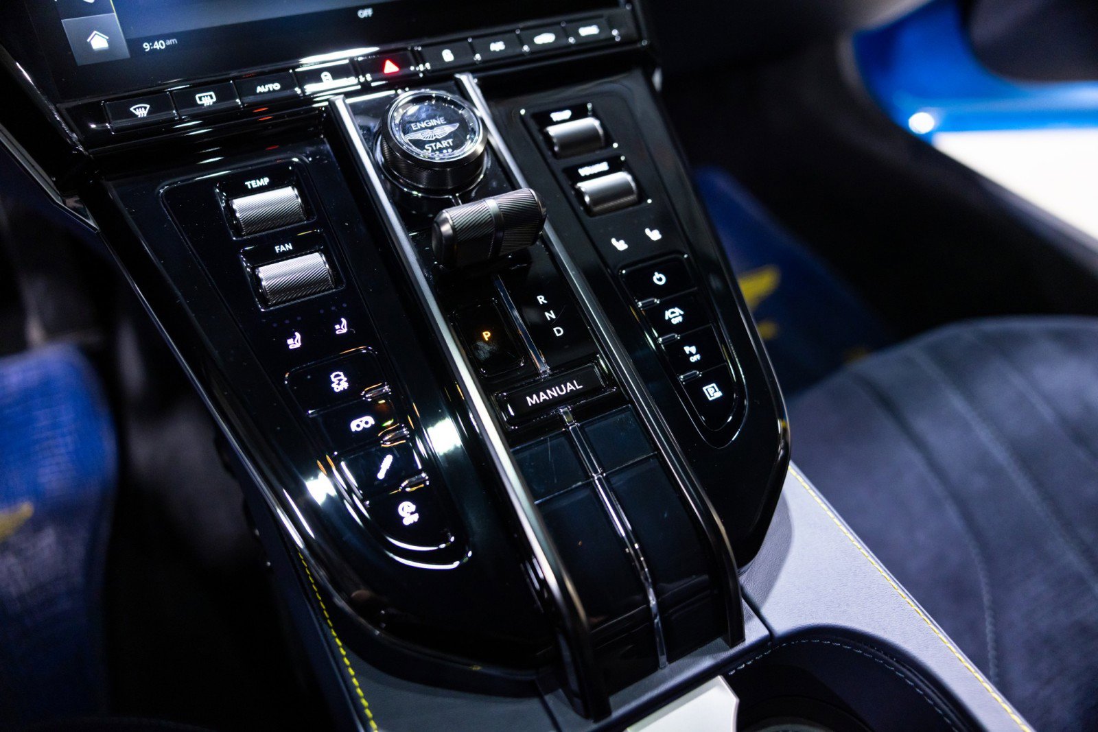 Used 2025 Aston Martin V8 Vantage Coupe image 43