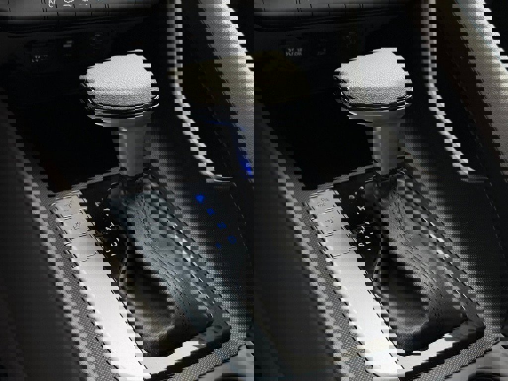 Certified 2025 Hyundai Elantra SE w/ Cargo Package image 17