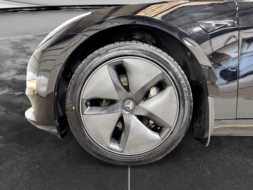 Used 2022 Tesla Model 3 Long Range AWD/4WD image 31
