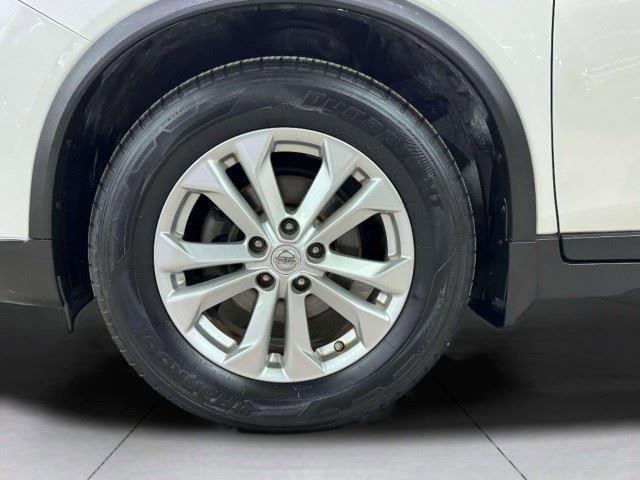 Used 2016 Nissan Rogue SV FWD image 14