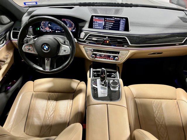 Used 2021 BMW 750i xDrive w/ M Sport Package image 34