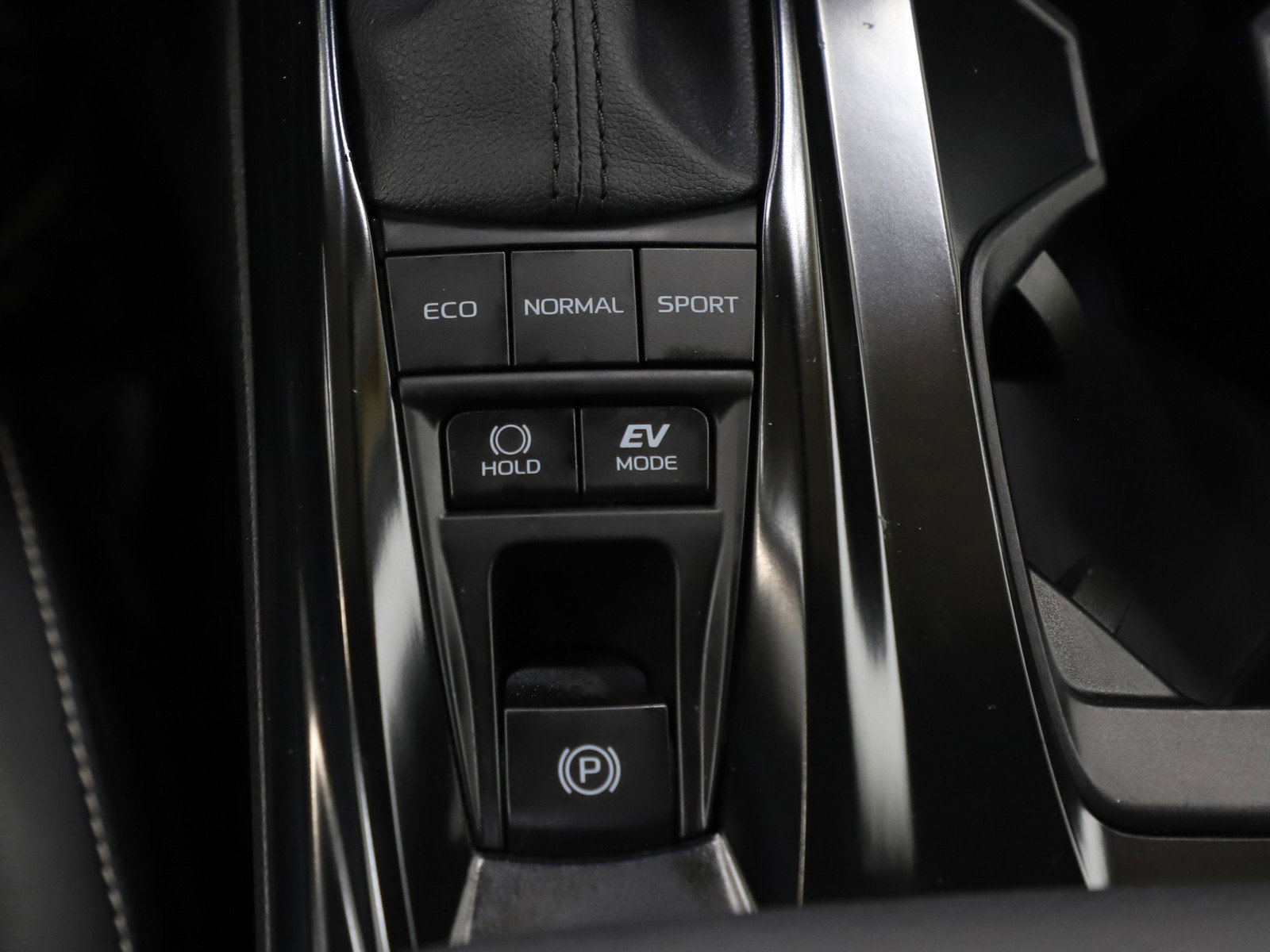 Used 2025 Toyota Camry SE w/ Convenience Package FWD image 23