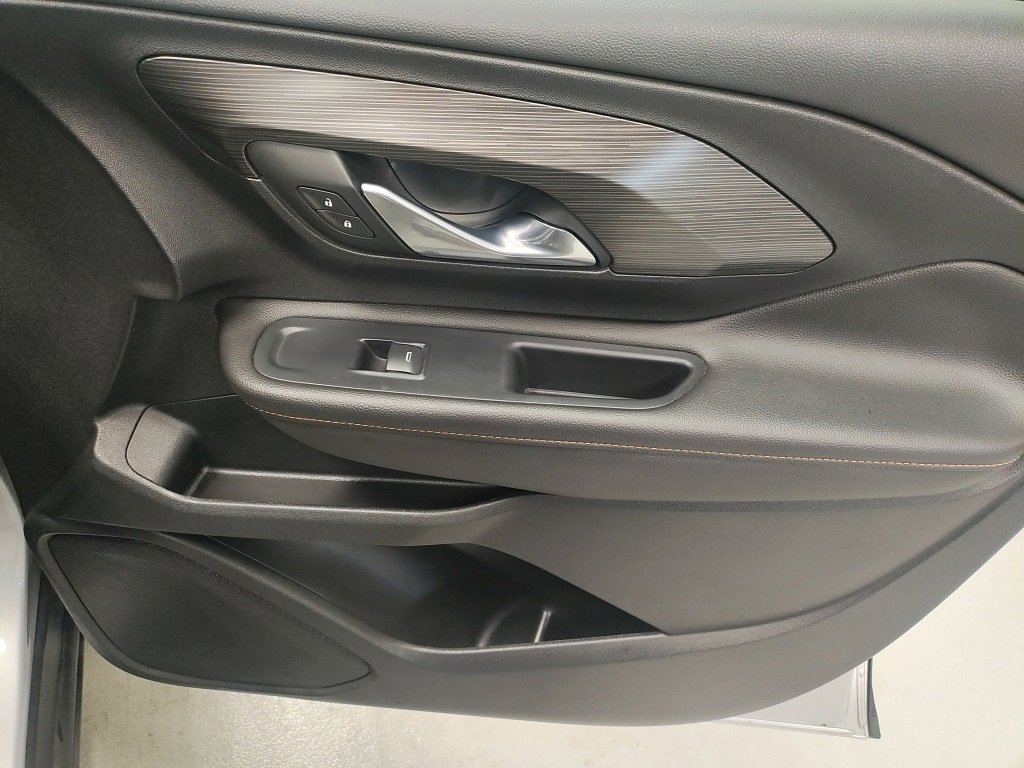 Used 2020 GMC Terrain SLT w/ Preferred Package image 9