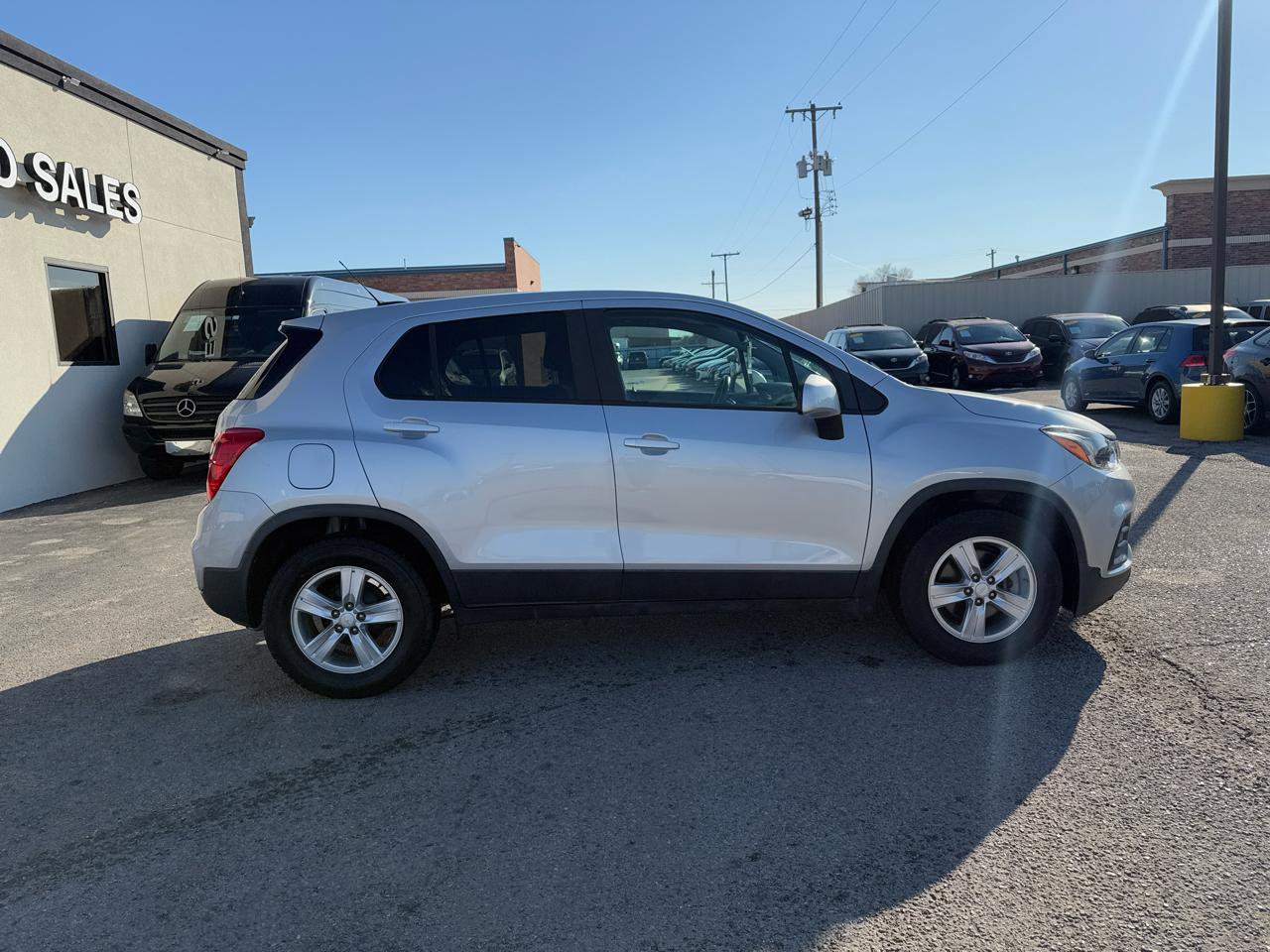 Used 2020 Chevrolet Trax LS w/ Tint and Cruise Package FWD image 5